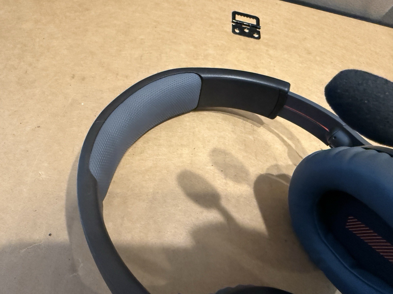 JBL Quantum 100 Wired Over-Ear Gaming Headset (PC/Mobile/PS4/PS5/Switch/XBOX)