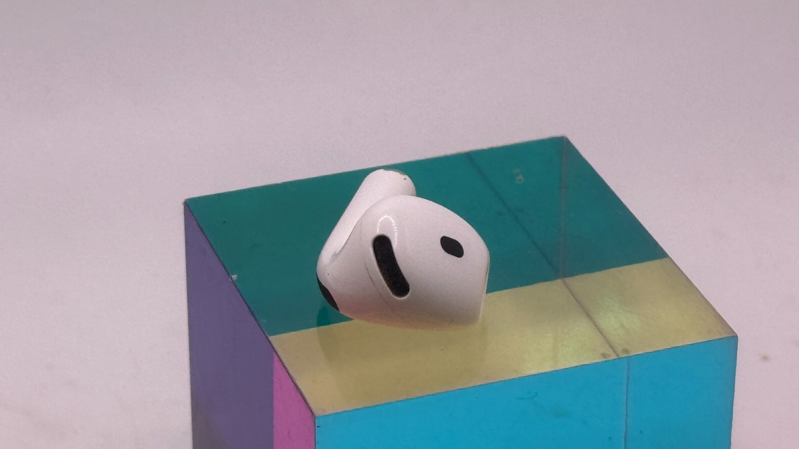 Original Apple AirPods 4 with Active Noise Cancellation (ANC) Right Side – A3055