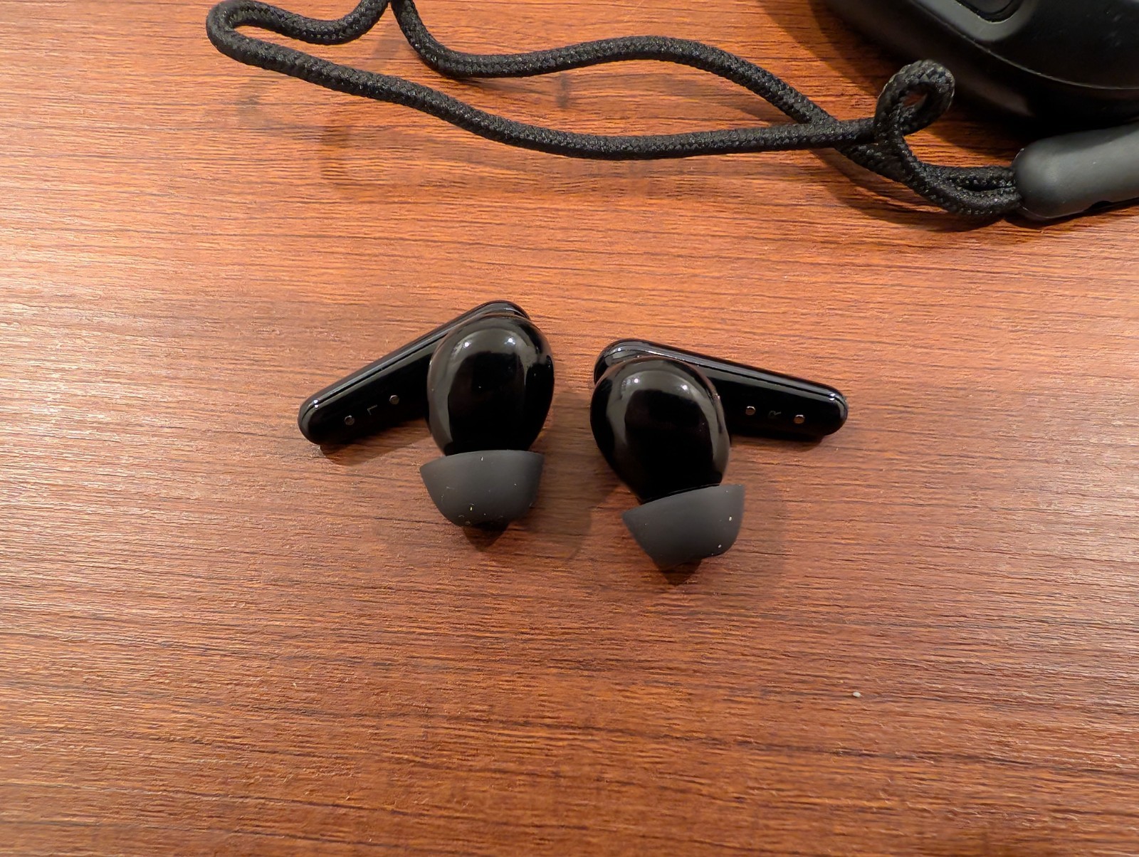 Soundcore Liberty 4 Pro (Black) with spare silicone case