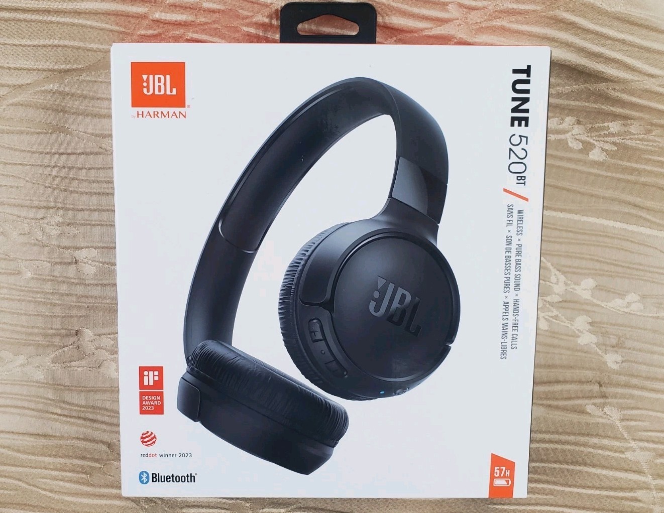 JBL Tune 520BT Wireless on-ear Headphones Black – New