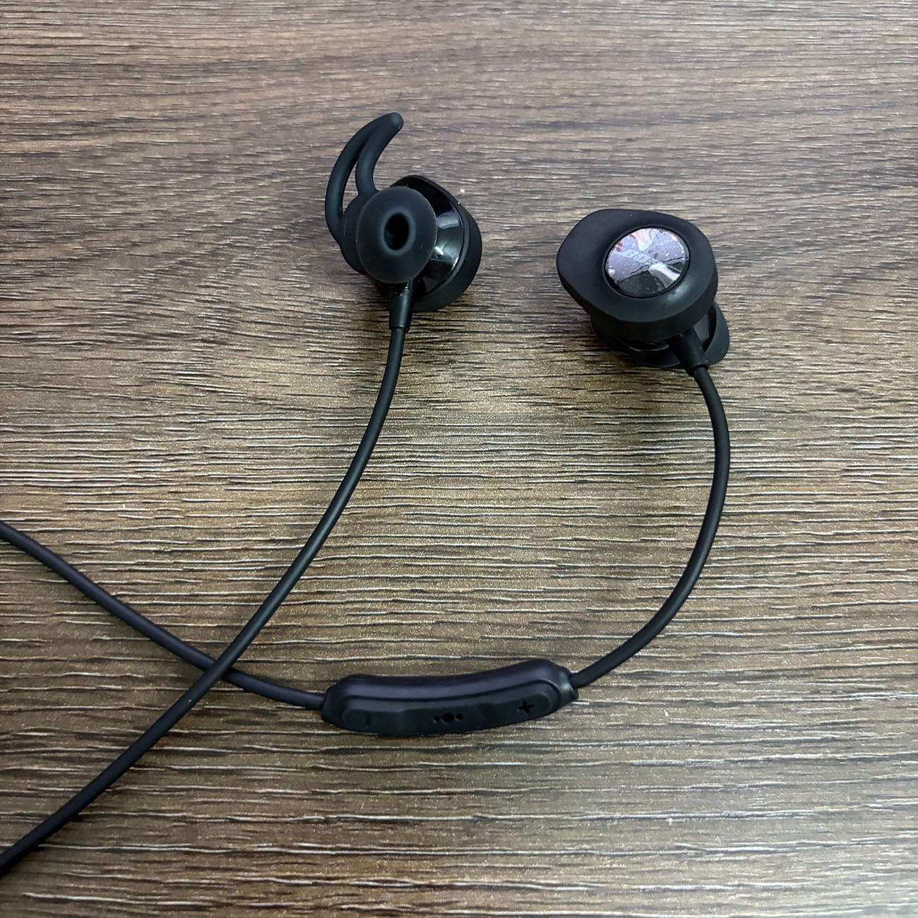 Bose SoundSport Headphones Wireless Bluetooth Earphones Earbuds NFC Black – us
