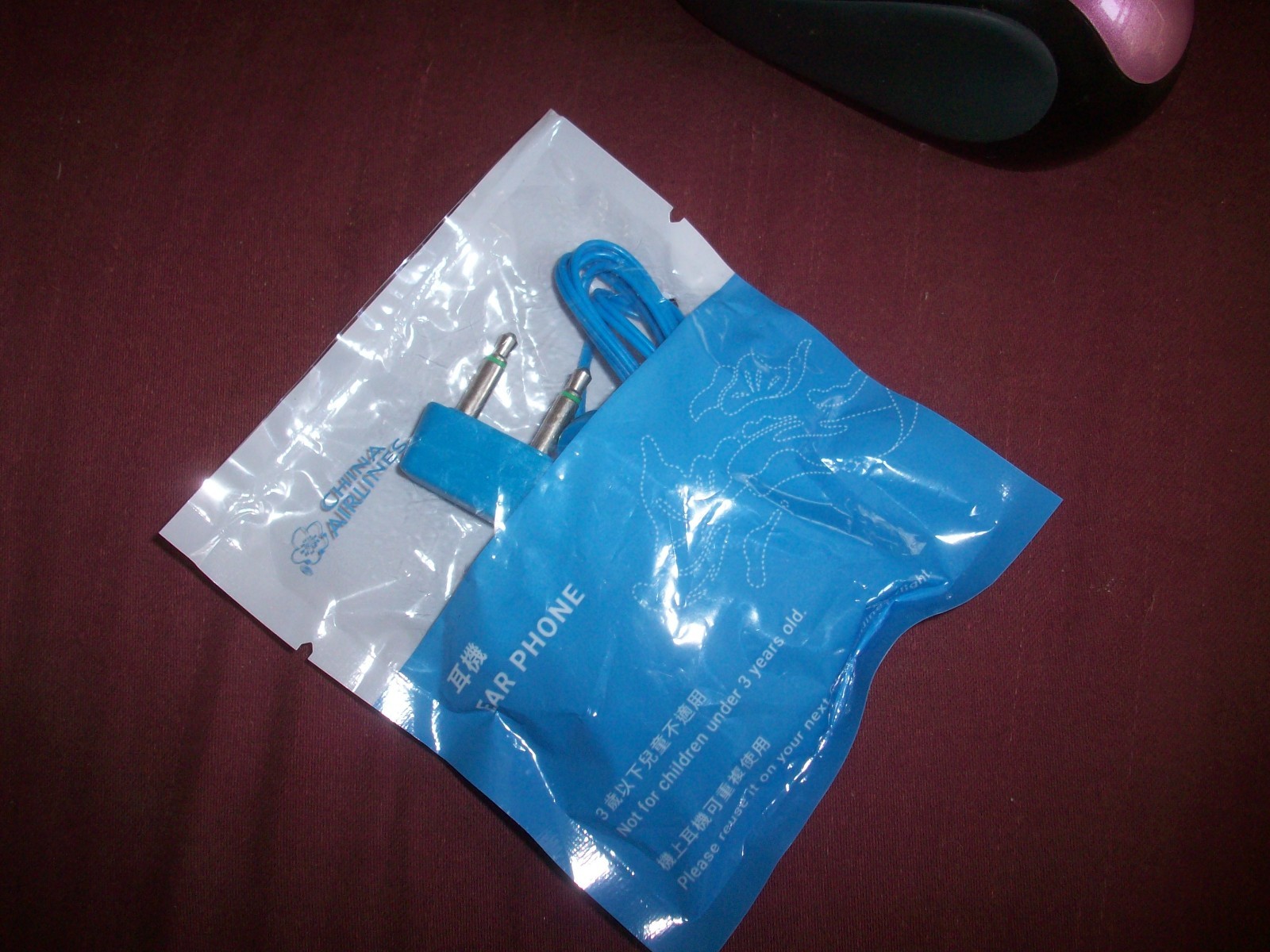 China Airlines Comfort EAR PHONES Ear Buds has Dual Plug 2 prong audio jack