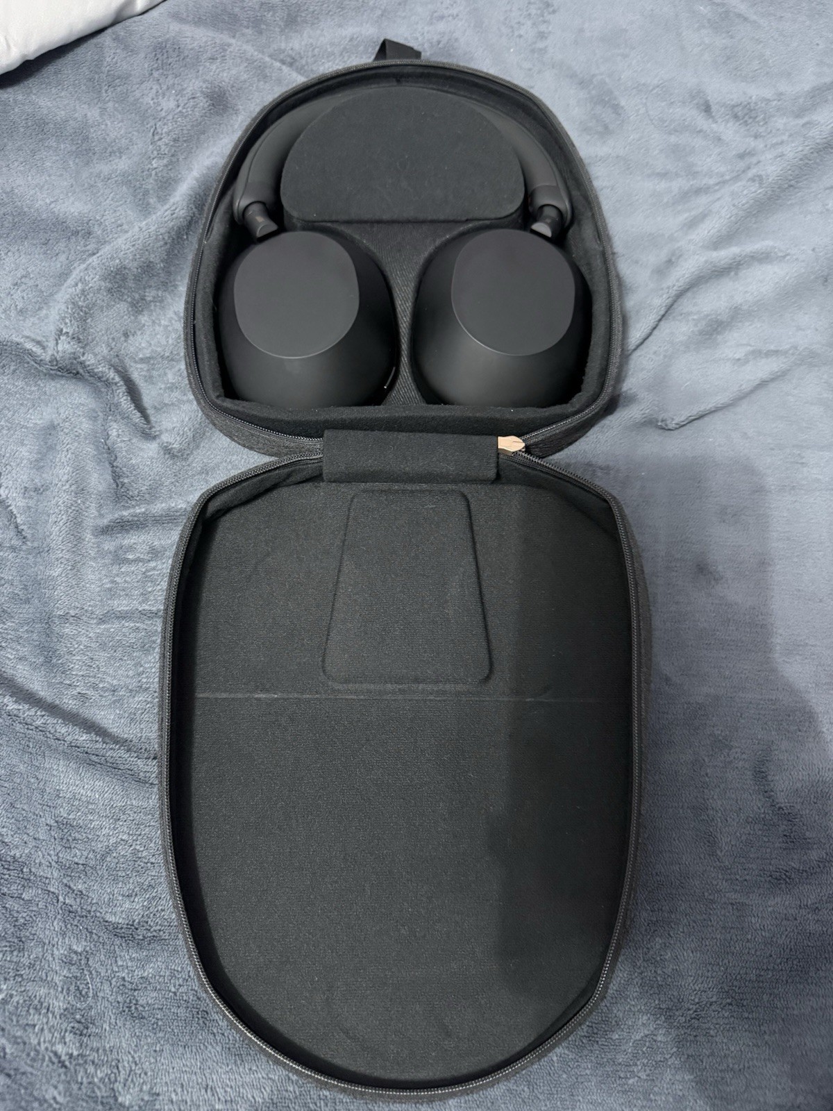Sony WH-1000XM5 Wireless Noise Canceling Headphones – Black w/ Silicone Covers