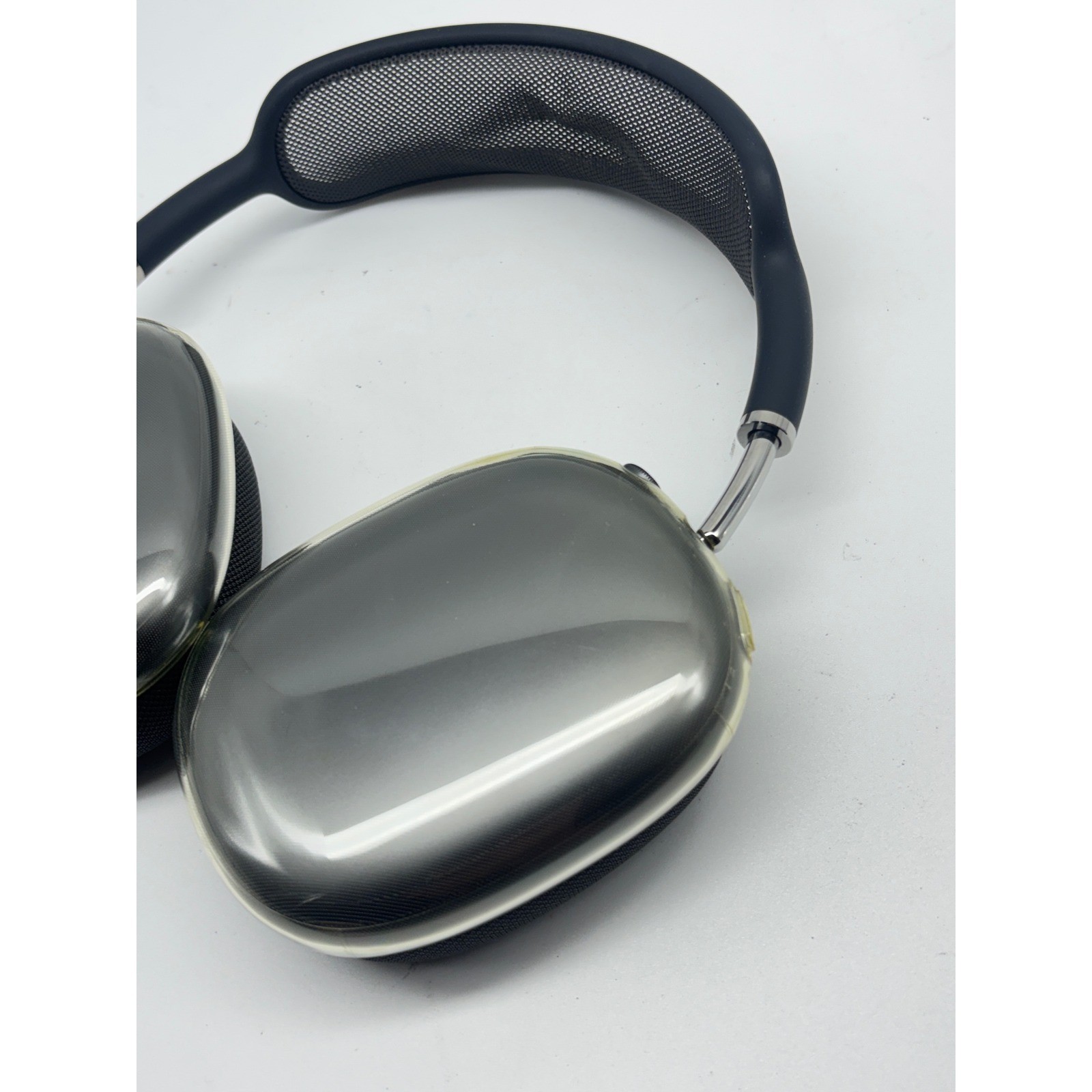 Apple AirPods Max Wireless Over-Ear Headphones Space Gray A2096 with Smart Case