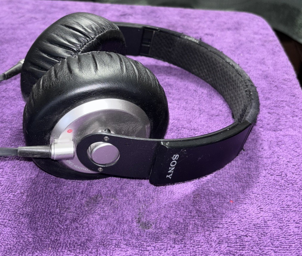 Sony MDR-XB500 Extra Bass Closed-Back Wired Stereo Headphones Black