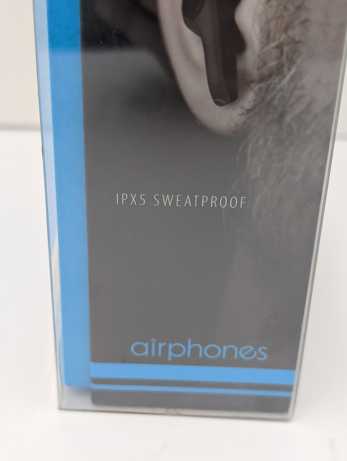 Brookstone Airphones True Wireless Earbuds With Qi Wireless Charging Case BKH600