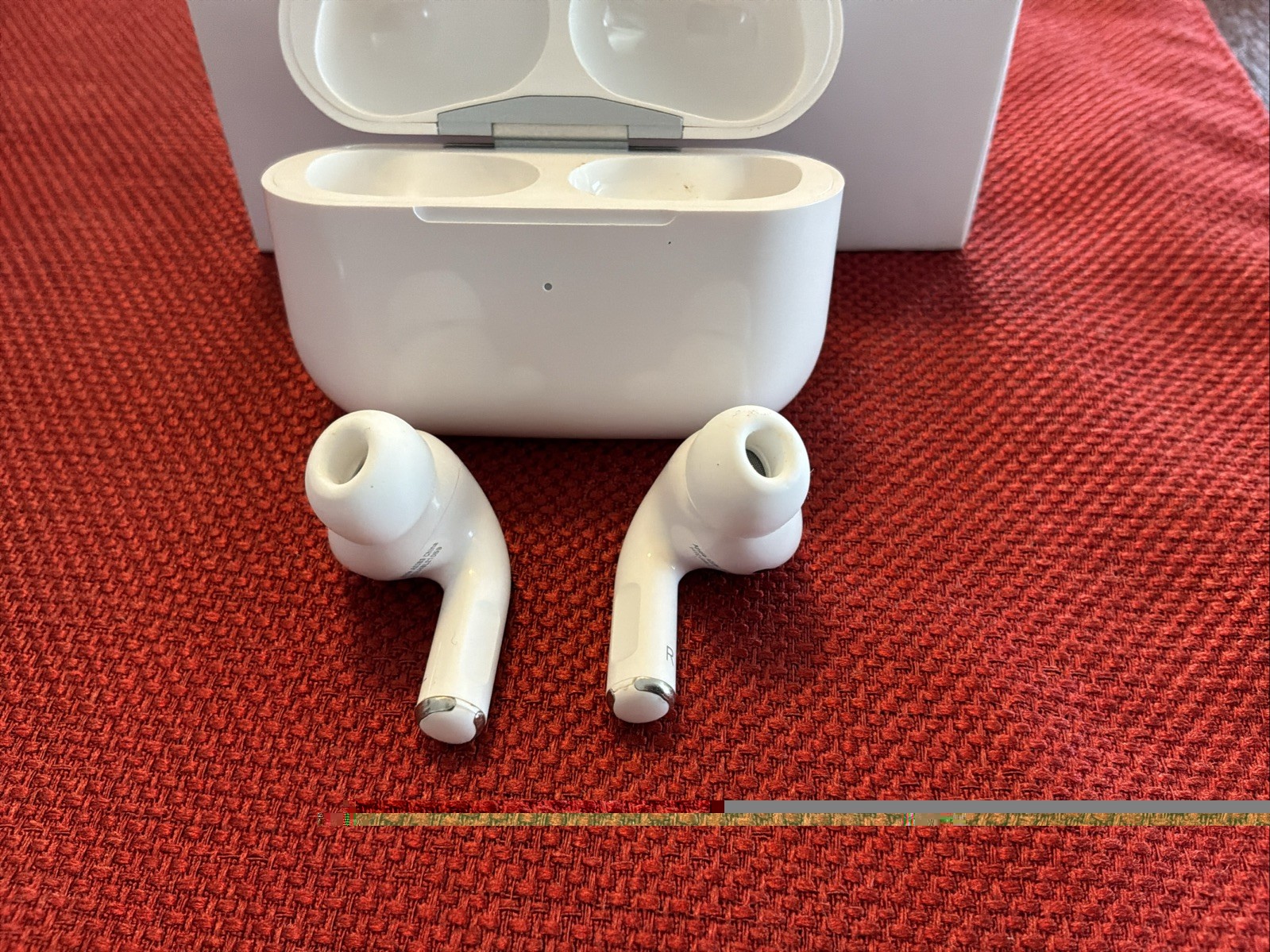 Apple AirPods Pro 1st Gen Wireless Earbuds with Box And Charging Case FOR PARTS