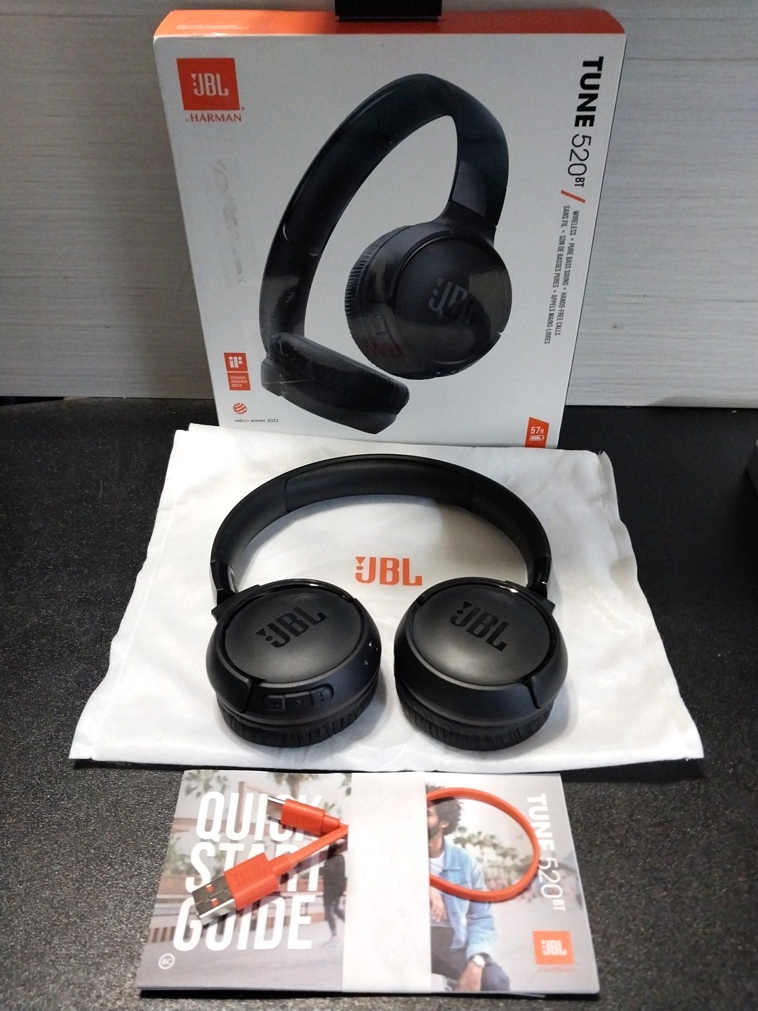 JBL Tune 520BT Wireless On-Ear Headphones Black Pure Bass Sound Voice Aware