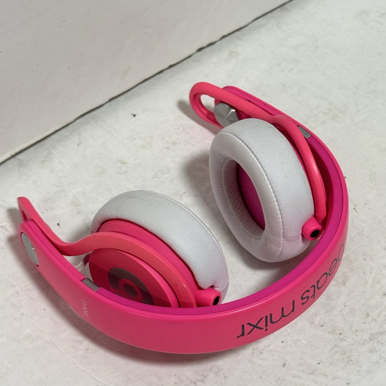 Beats by Dr. Dre MIXR Over the Head DJ Headphones Pink – Tested And Works!!