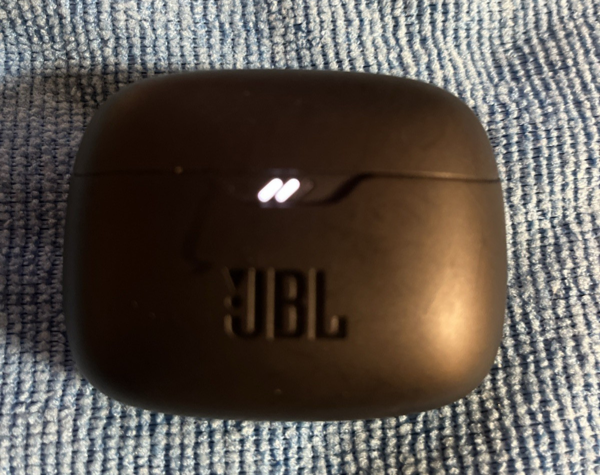 JBL Tune Buds True Wireless Earbuds – Black (JBLTBUDSBLKAM)