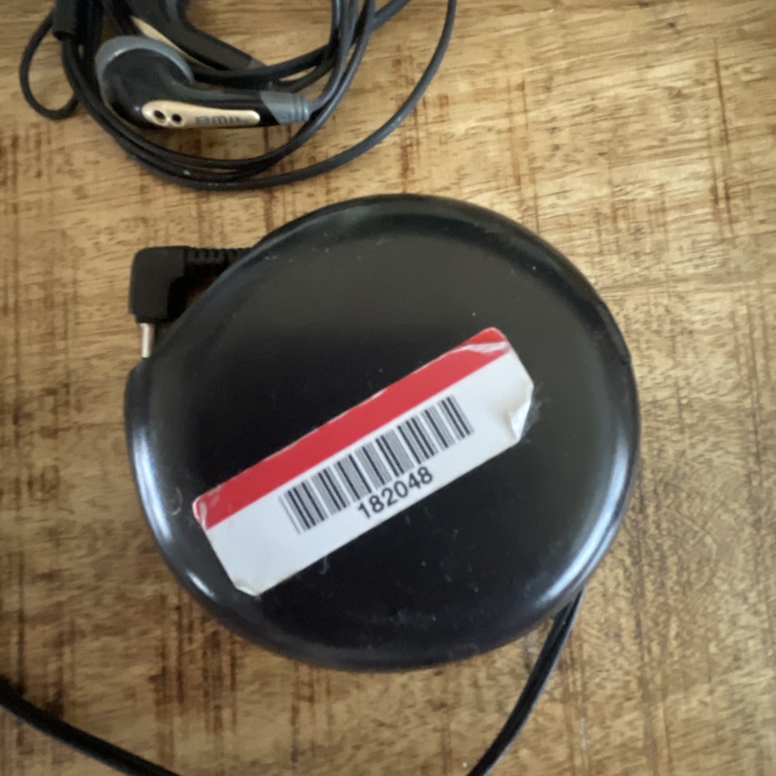 Vintage Aiwa HP-V147 Pipe Phone Earphones w/ Case – 3.5mm Wired Retro Headphones