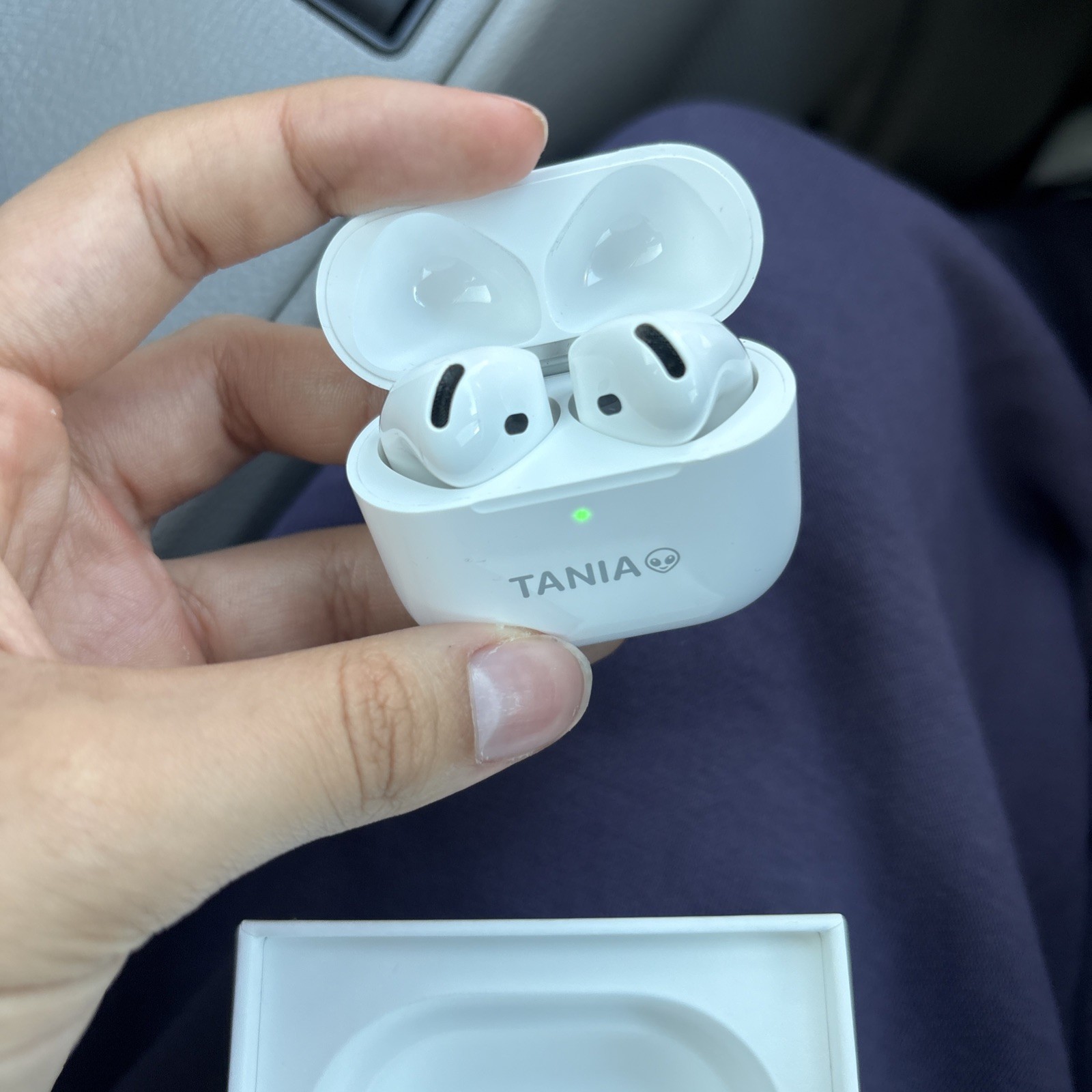 Apple AirPods 4 Wireless USB-C Headphones White Active Noise Cancellation