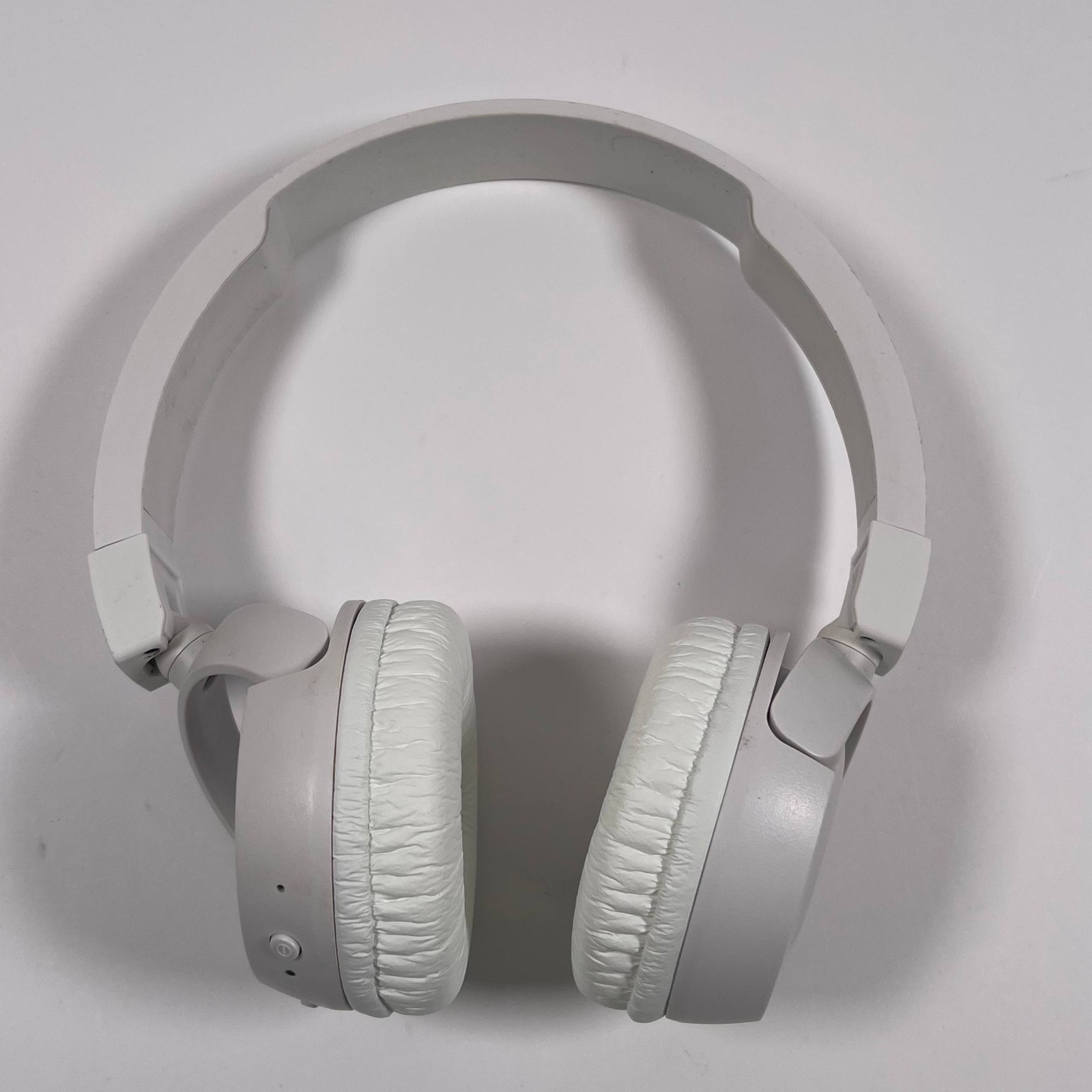 JBL T450BT Wireless On-Ear Headphones with Built-in Remote and Microphone White