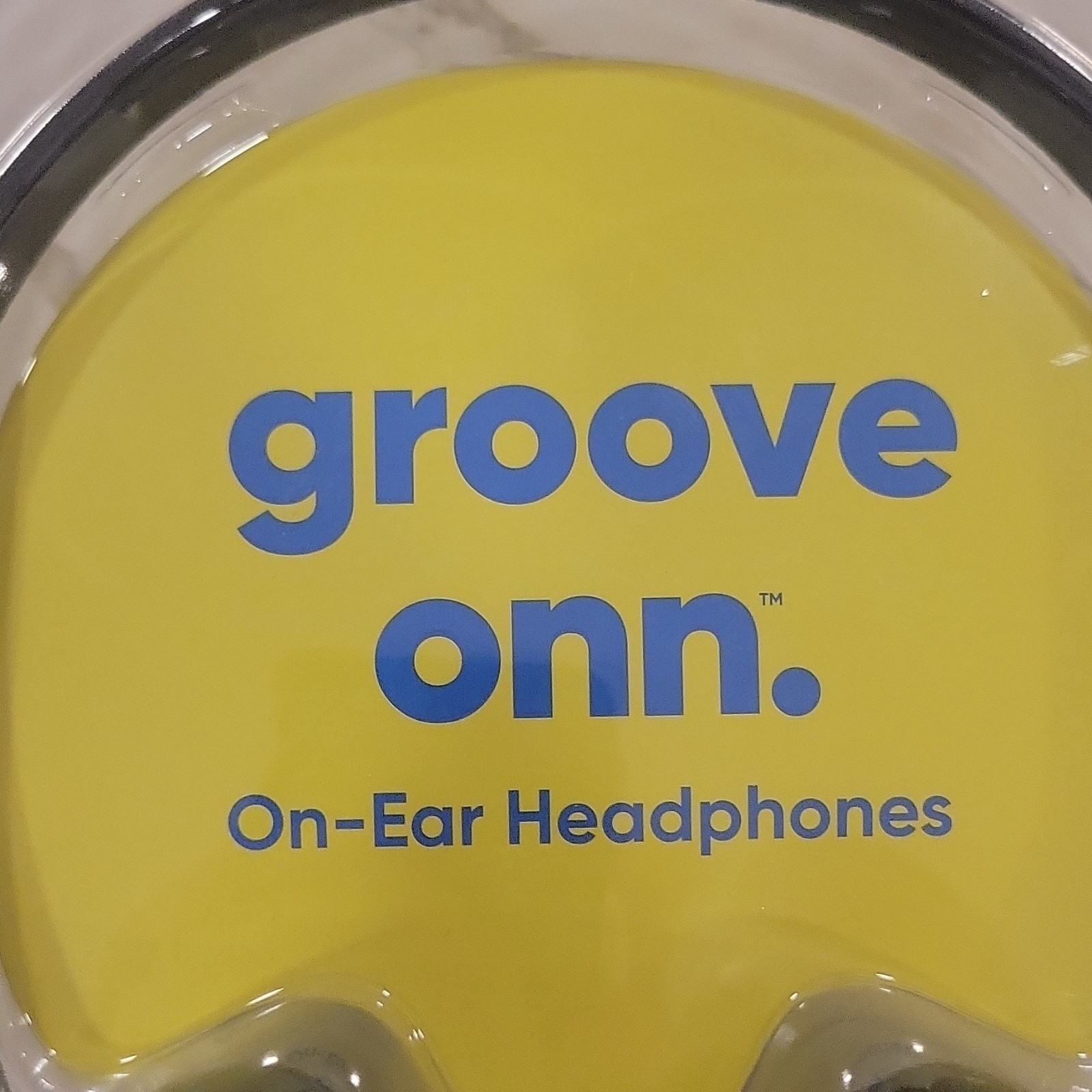 onn. groove On-Ear Headphones Black 3.5mm Jack 3.94ft Lightweight Adjustable