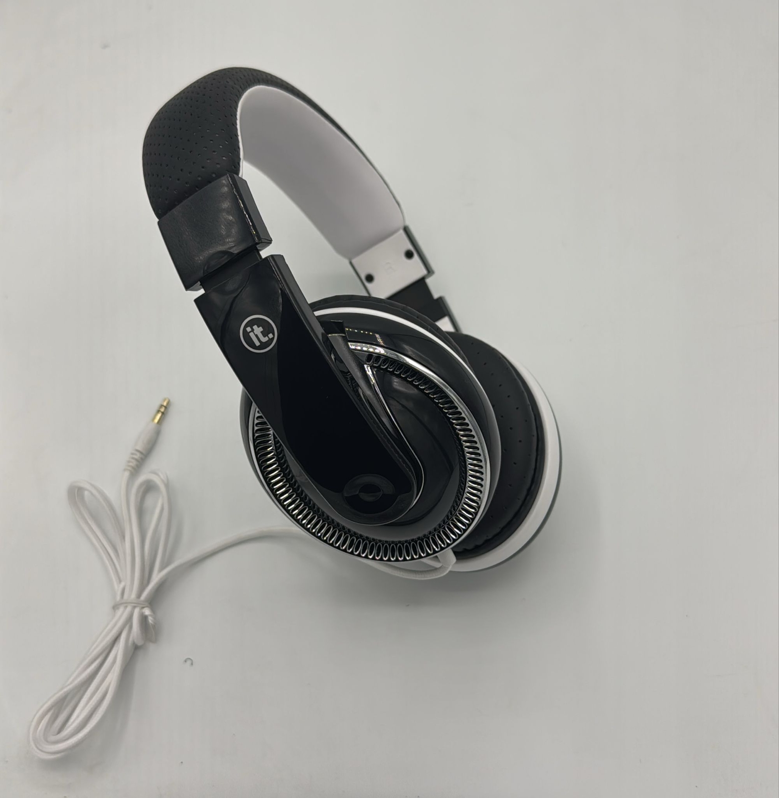 Innovative Technology – 3.5mm Wired Headset – Black (/RT6-22920-IT-35MM-UG)