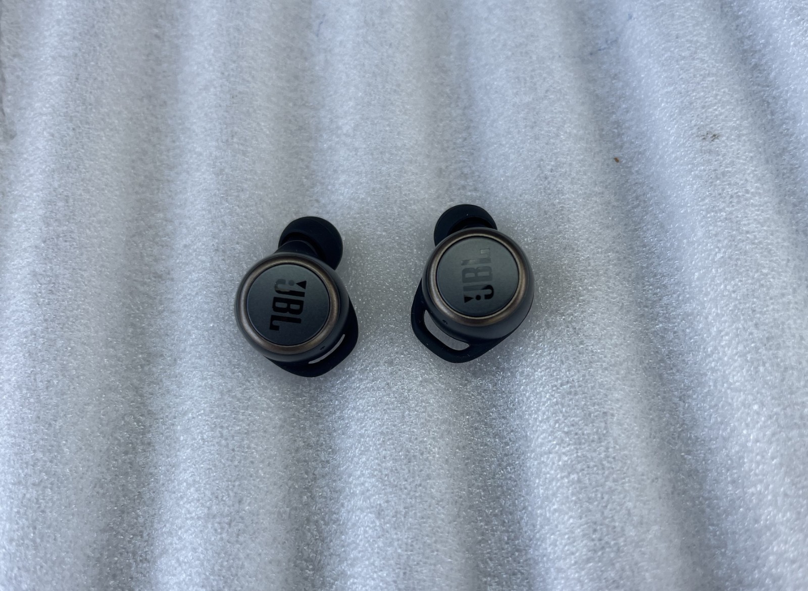 JBL Live 300TWS True Wireless of earbud Only-NO CHARGE CASE-BROWN