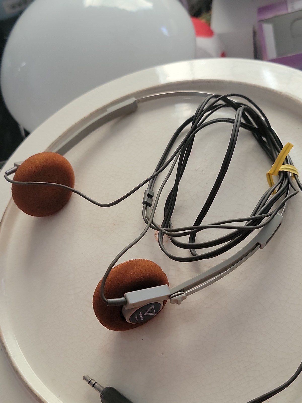 Vintage Toshiba HR-M2C Wakman Wired Earphones w/ Cushions – Japan – Excellent