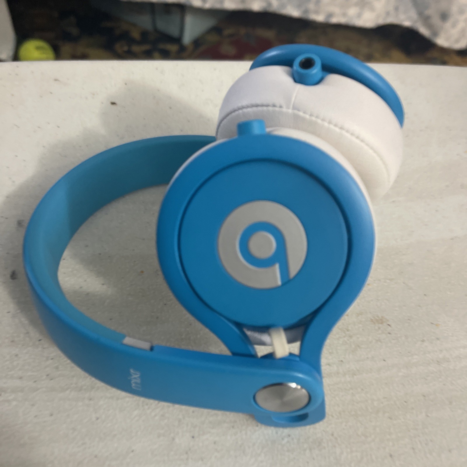Beats by Dr. Dre Mixr Mixer On-Ear Wired DJ Headphones Baby blue Limited