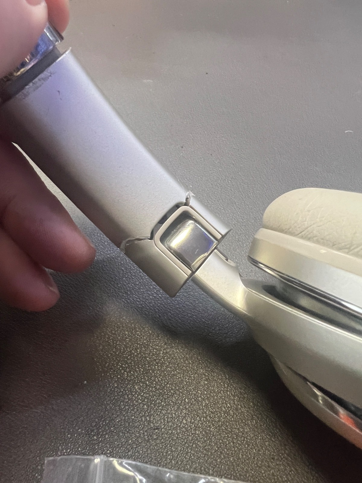 JBL Tour One M2 Wireless Over-Ear Headphones-CRACK BEZEL BUT WORKS