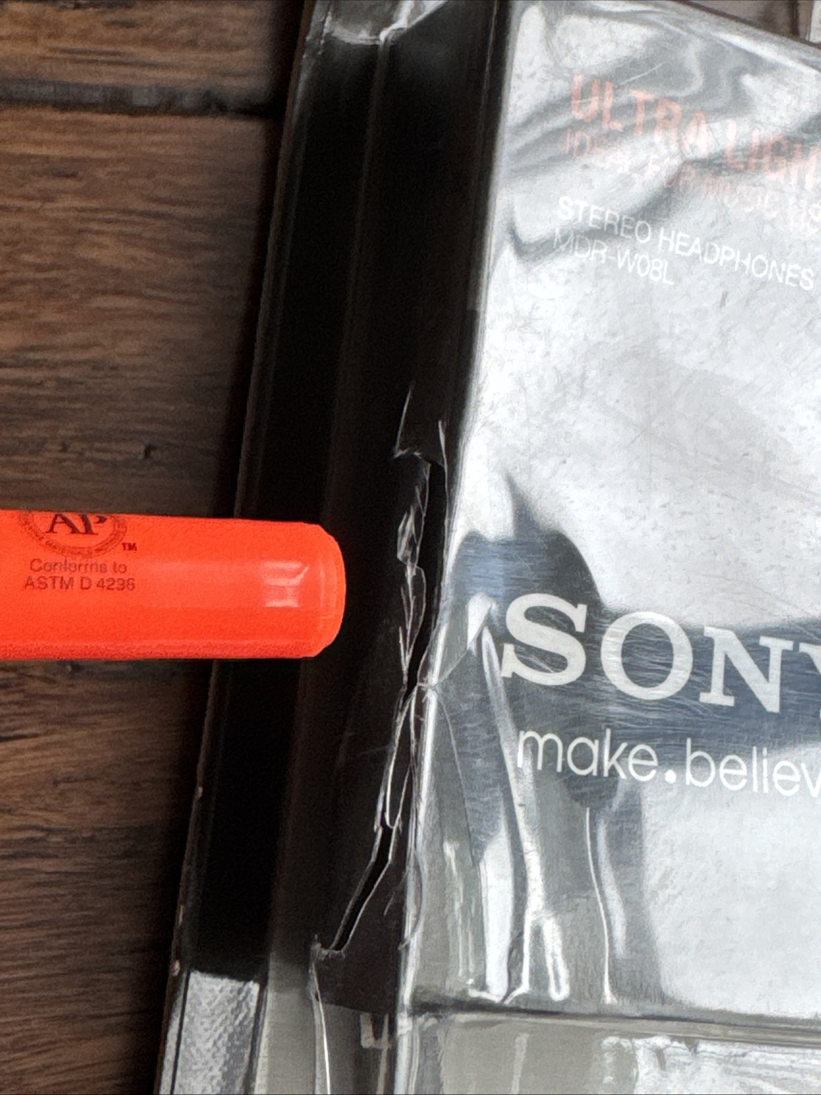 New SONY MDR-W08L Vertical in-ear Stereo MDRW08L Ultra Lightweight