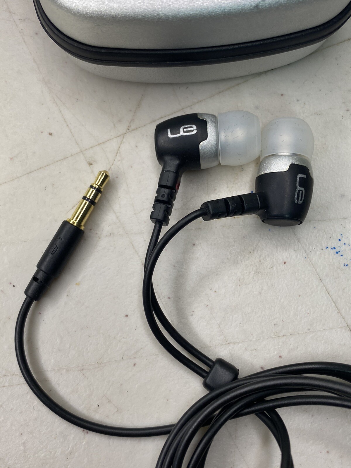 Used Ultimate Ear In-Ear Headphones with Case Great Sound!