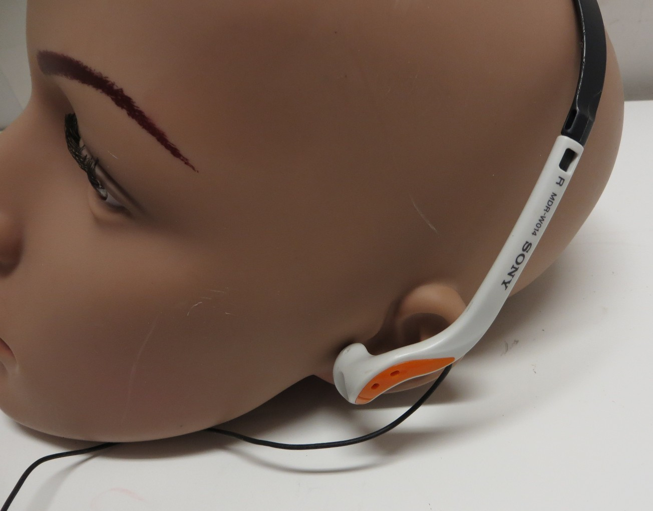 Sony MDR-W014 Sports Walkman White Orange In-Ear Headphones For Cassette Player