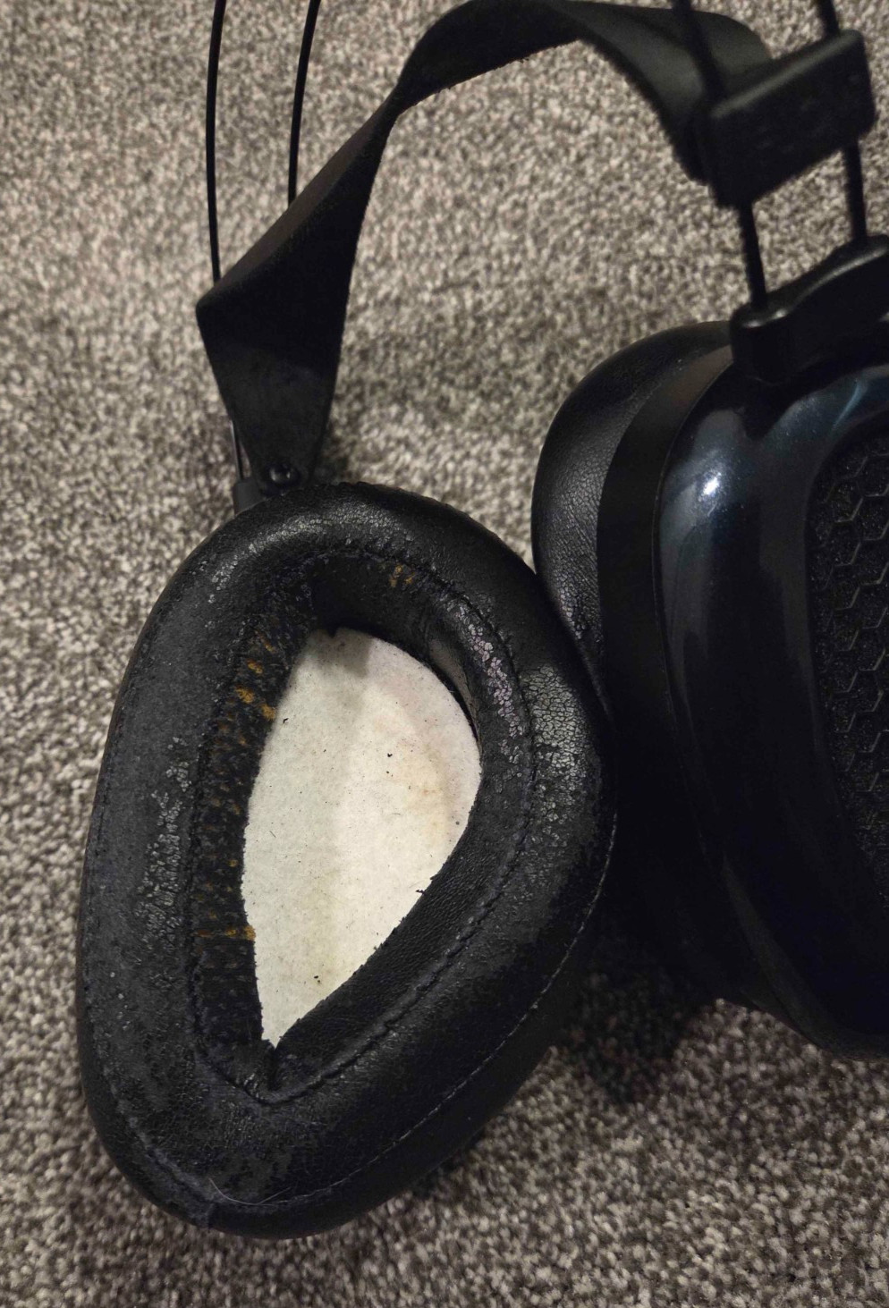 Dan Clark Audio x DROP AEON Open Backs Over-Ear Headphones earpads need replaced