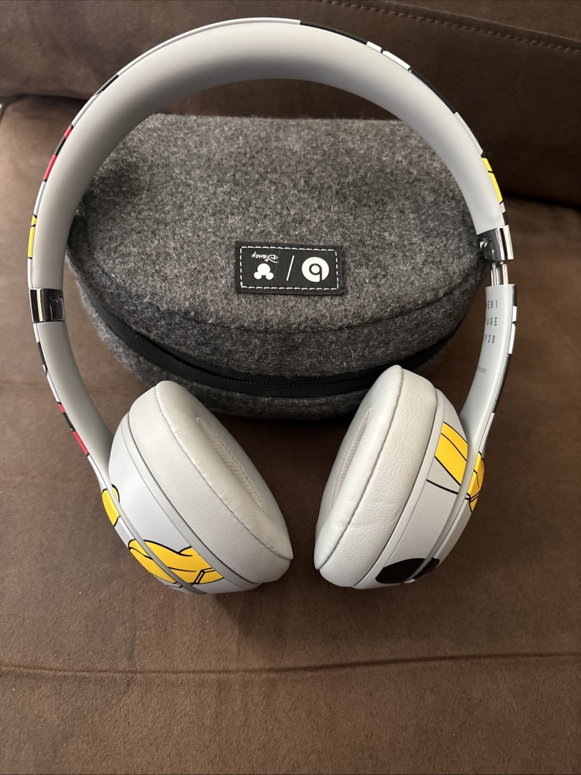 Beats Solo3 Wireless Mickey 90th Anniversary Edition Bluetooth Headphones Gray