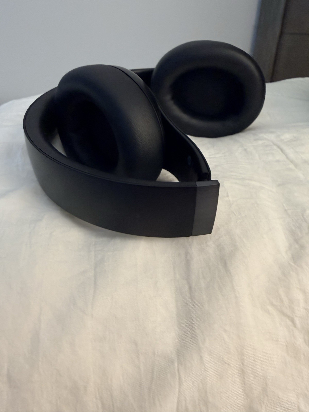 Monster Beats by Dr. Dre Studio Pro Beats Over the Ear Headphones Black Color