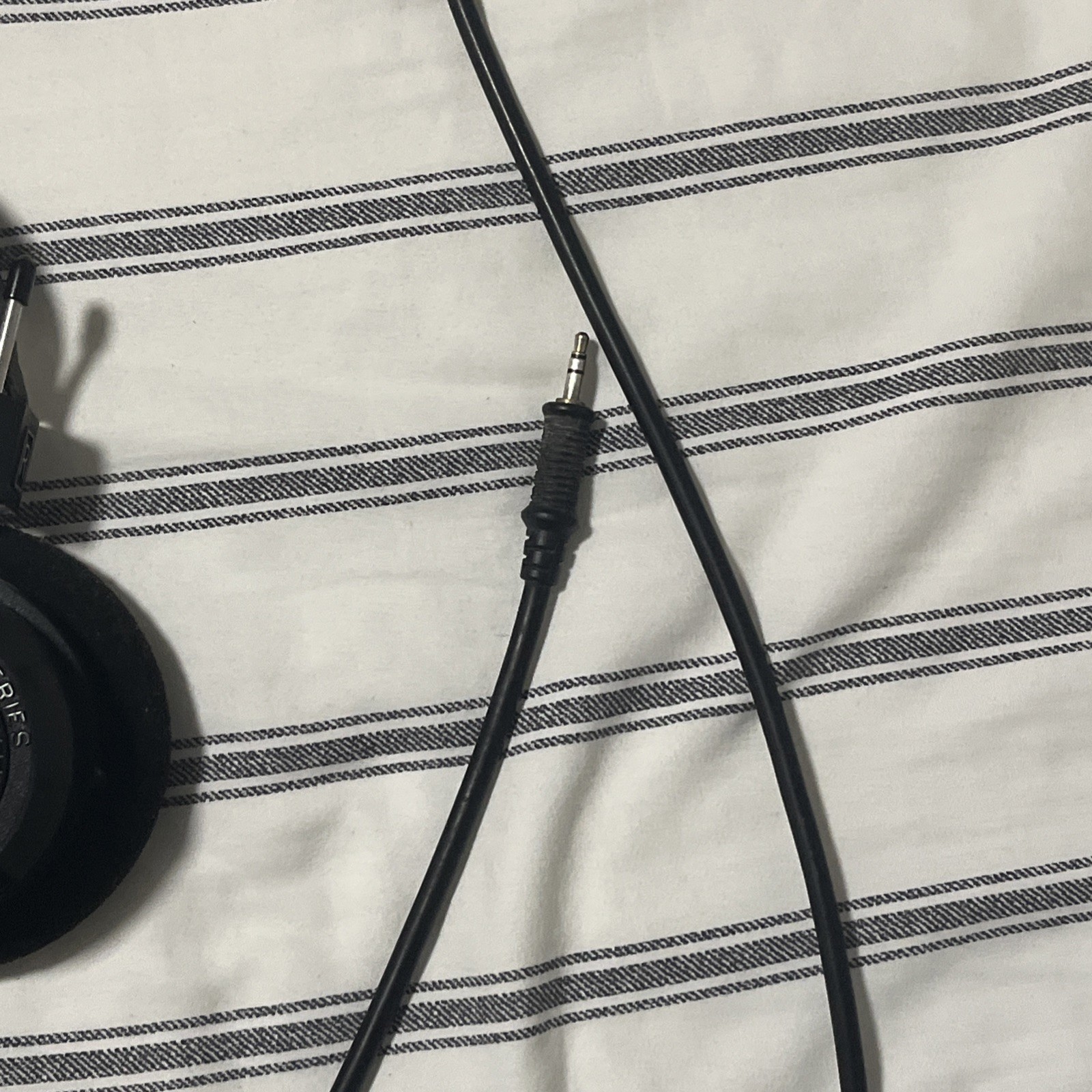 Grado SR80 On-Ear Wired Headphones – Black