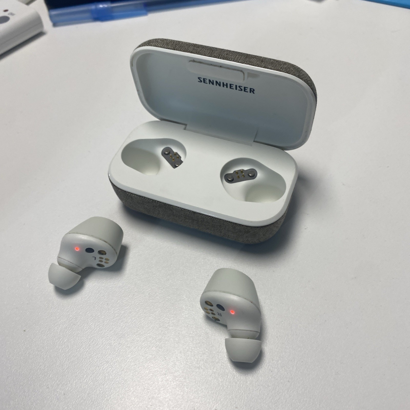 Sennheiser M3IETW2C True Wireless Momentum 2 Bluetooth Earbuds White