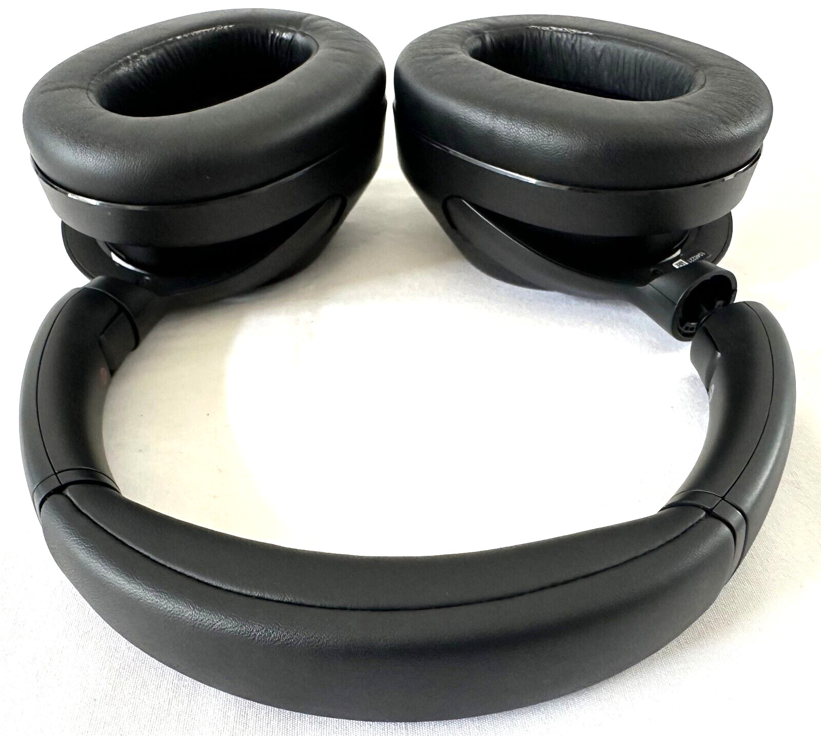 Sony ULT WEAR 900N Wireless Noise Canceling Headphones Black Broken left side1.3