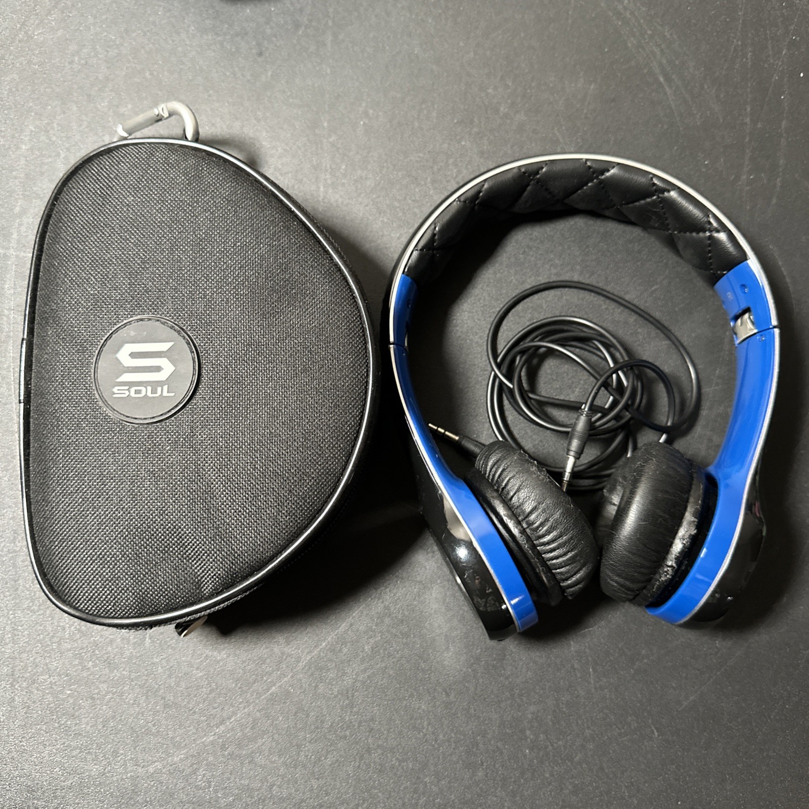 Soul by Ludacris SL100UB Ultra Dynamic On-Ear Headphones Blue w/ pouch and cord