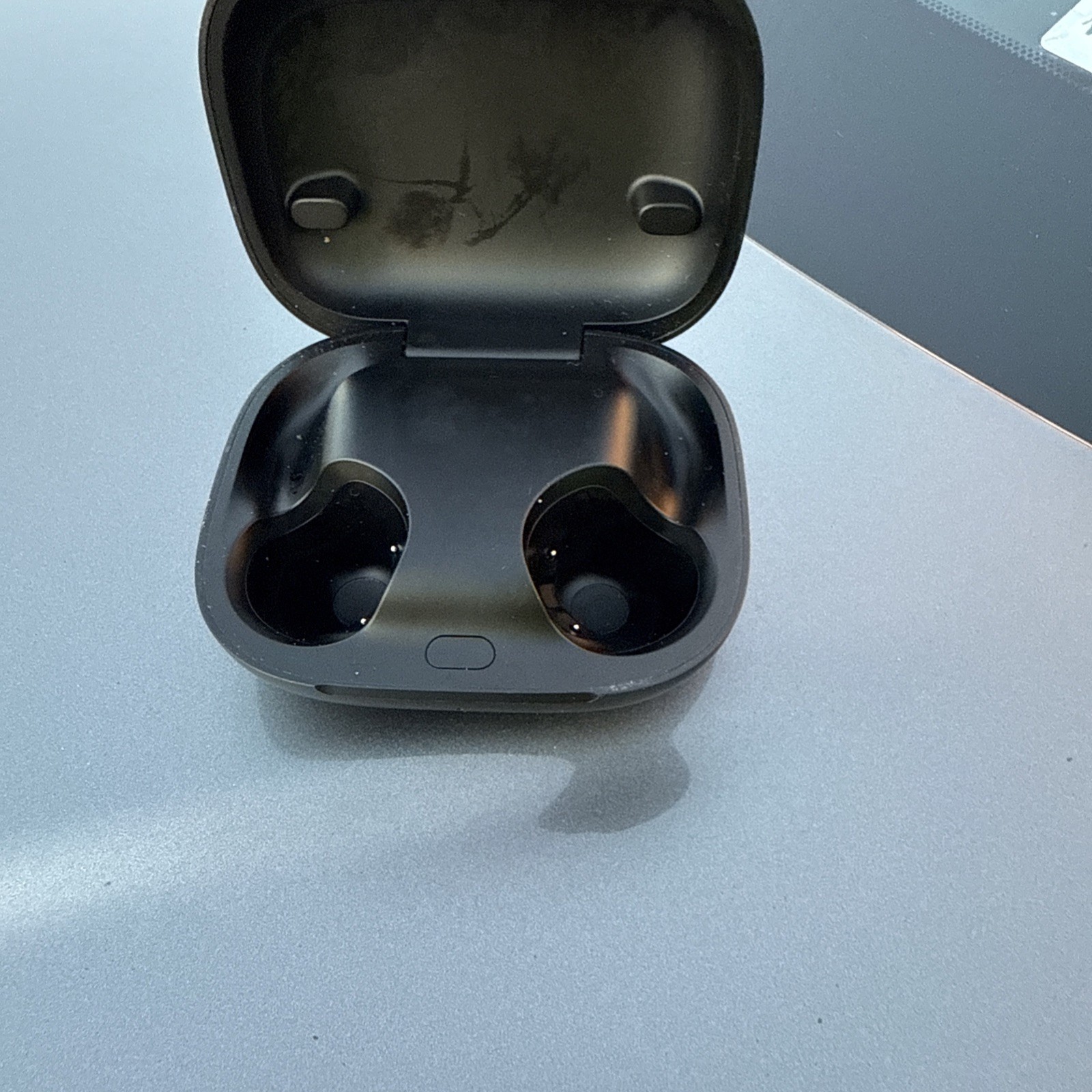 Original Powerbeats Pro 2 Charging Case Replacement (A3160) NO EARBUDS Excellent
