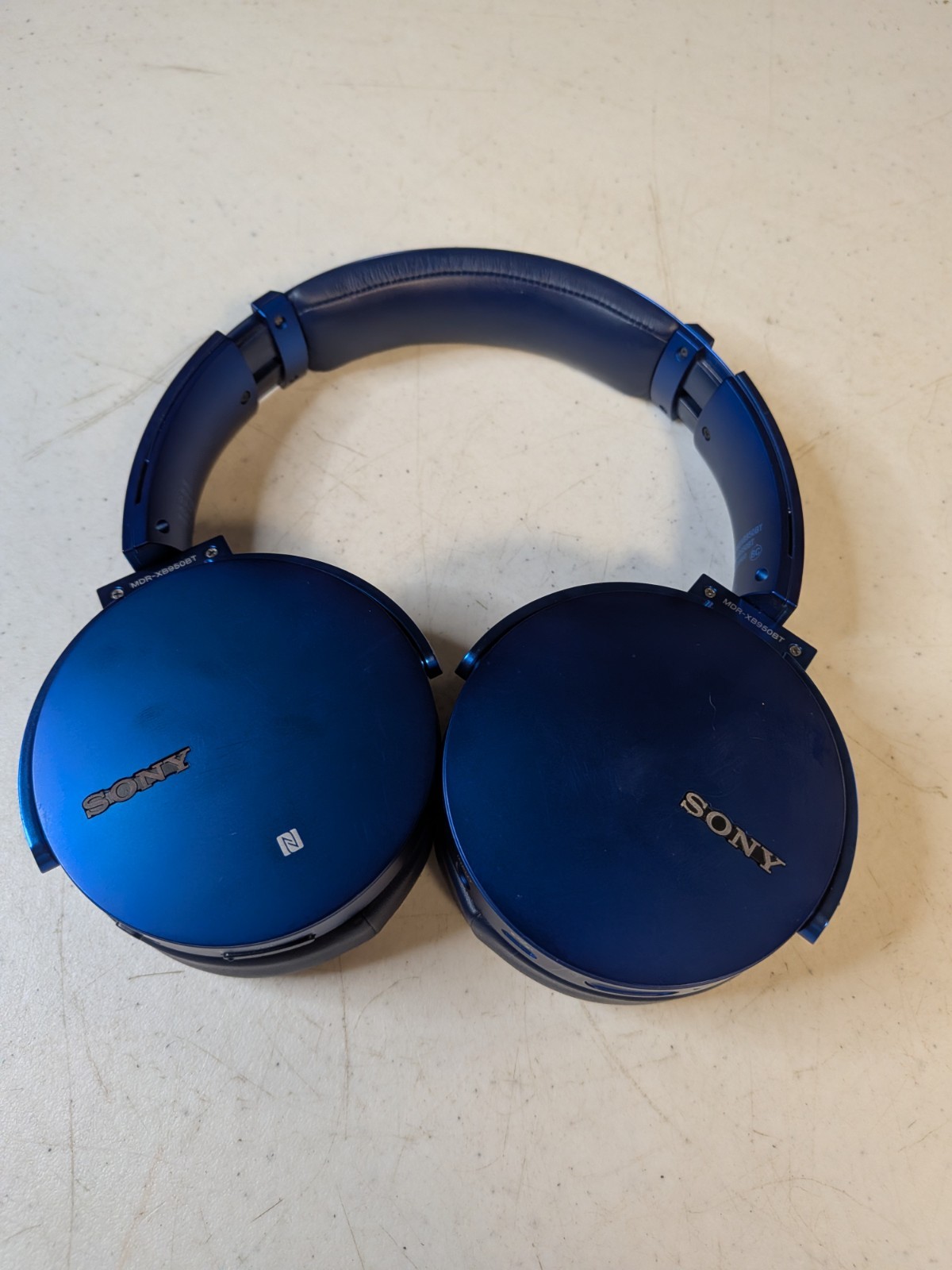 Sony MDR-XB950BT Extra Bass Wireless Bluetooth Stereo Headphones Blue