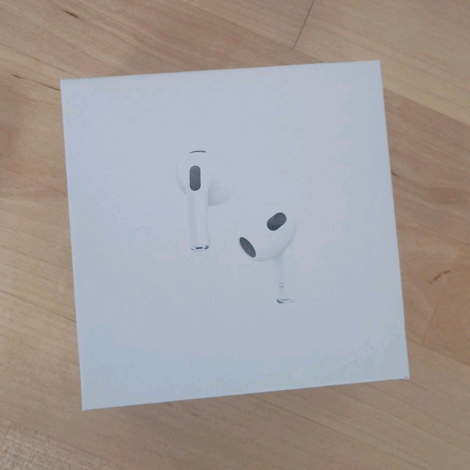 Apple AirPods Pro (1st Gen) White In-Ear Canal Earbuds w/ Wireless Case