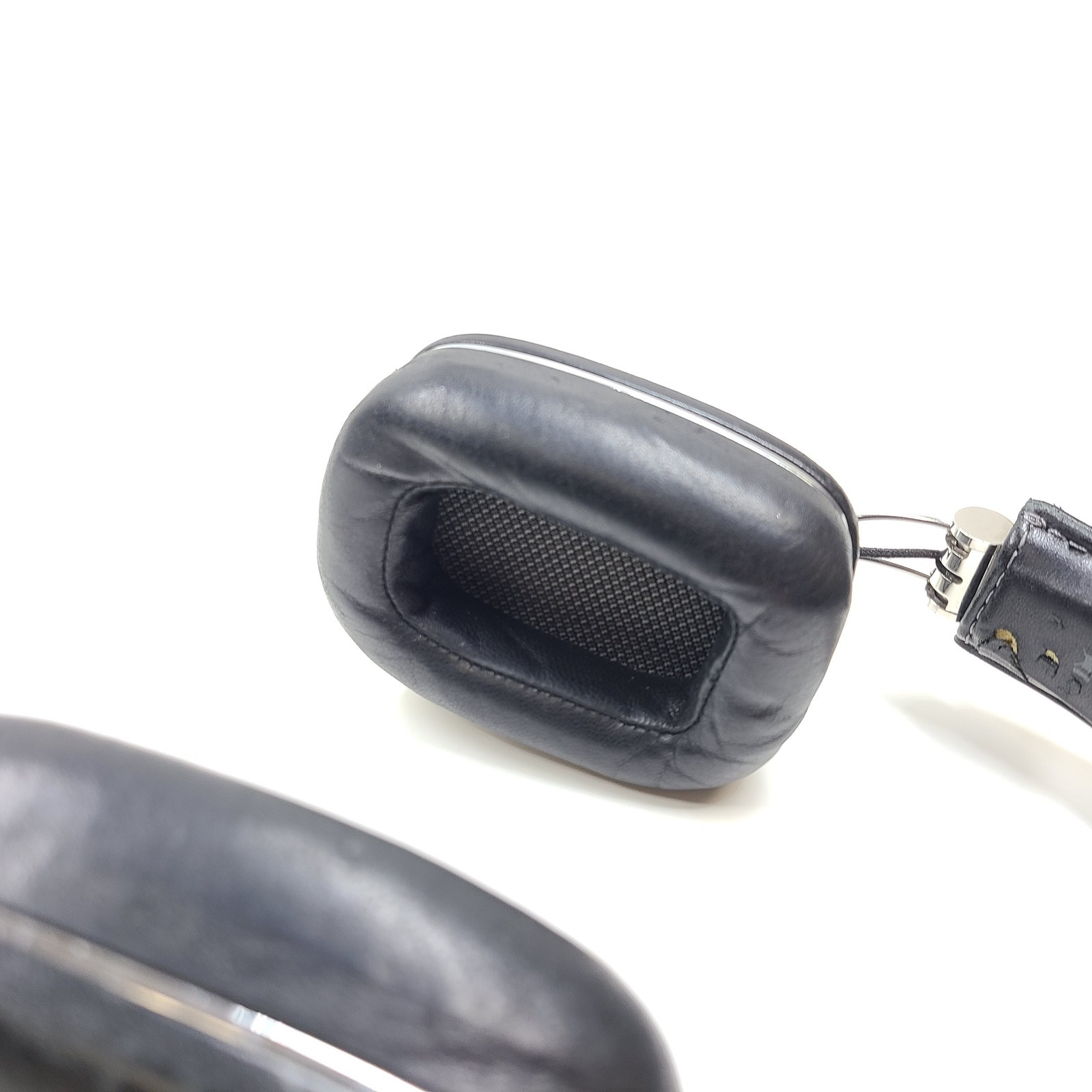 Bowers & Wilkins P7 Over Ear Wired Headphones Black Grade B