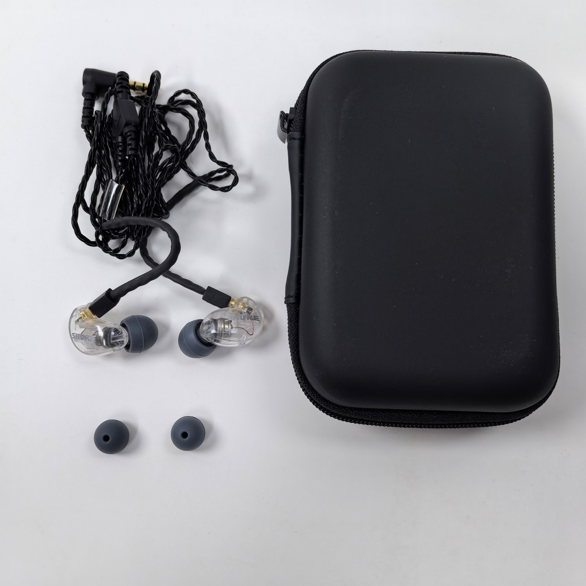 Shure SE215 Wired Earphones Headphones In-Ear Earbuds Sound Isolating – Clear