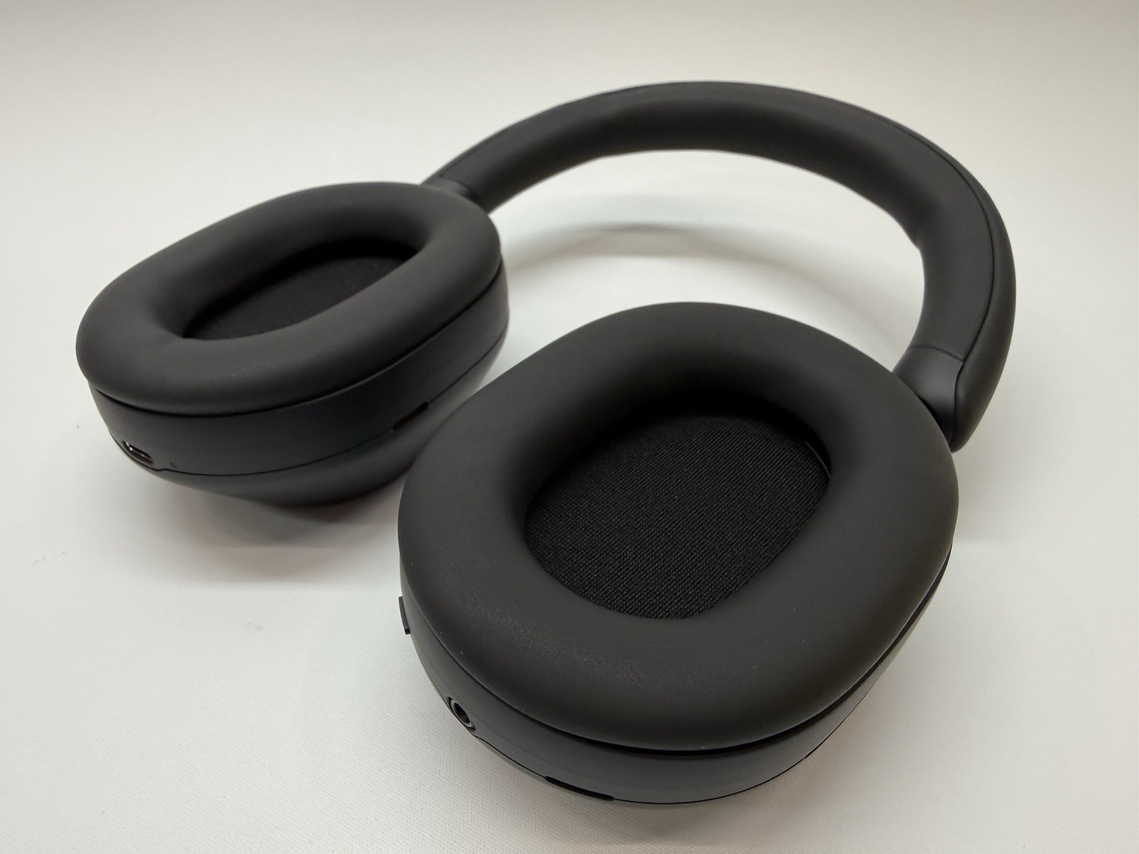 Sony WH1000XM5/SA Wireless Noise-Cancelling Headphones – Black, with Soft Case