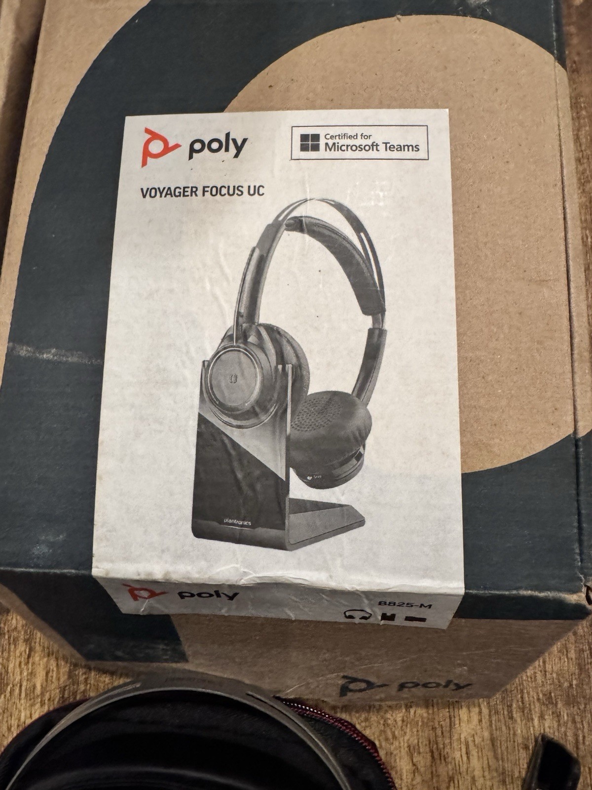 Poly Plantronics Voyager Focus B825 Bluetooth Headset w/Charging Stand No Dongle