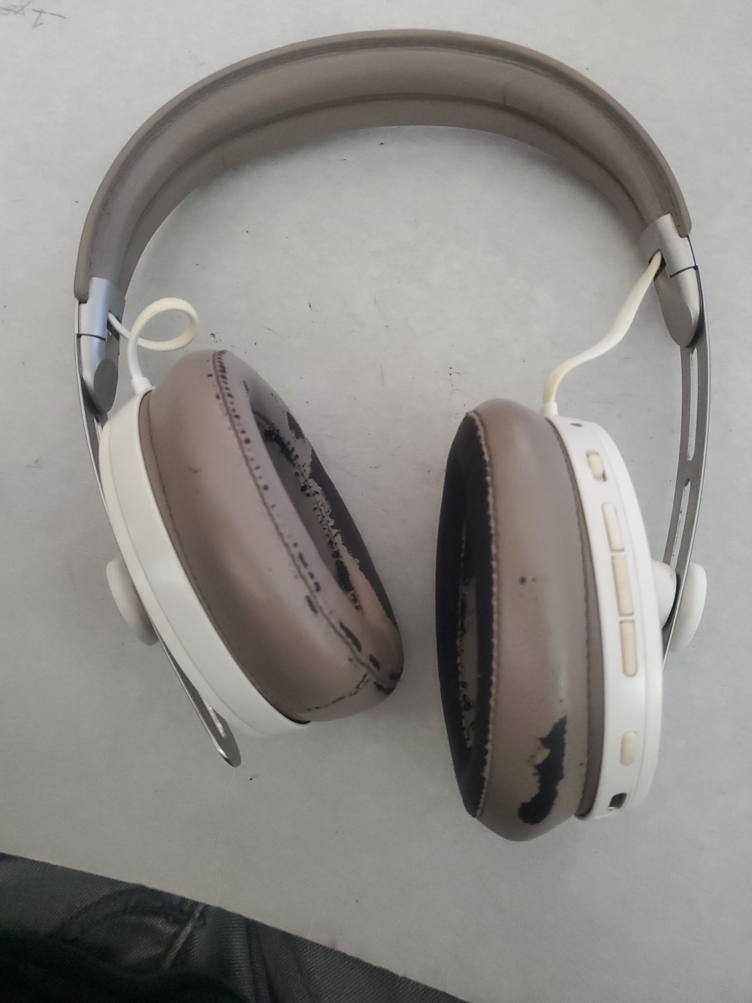 Sennheiser momentum 3 wireless headphones Tested Working