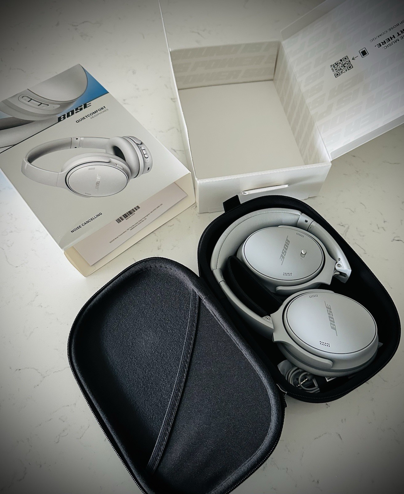 Bose QuietComfort Headphones Bluetooth Wireless Noise Canceling Gray Case