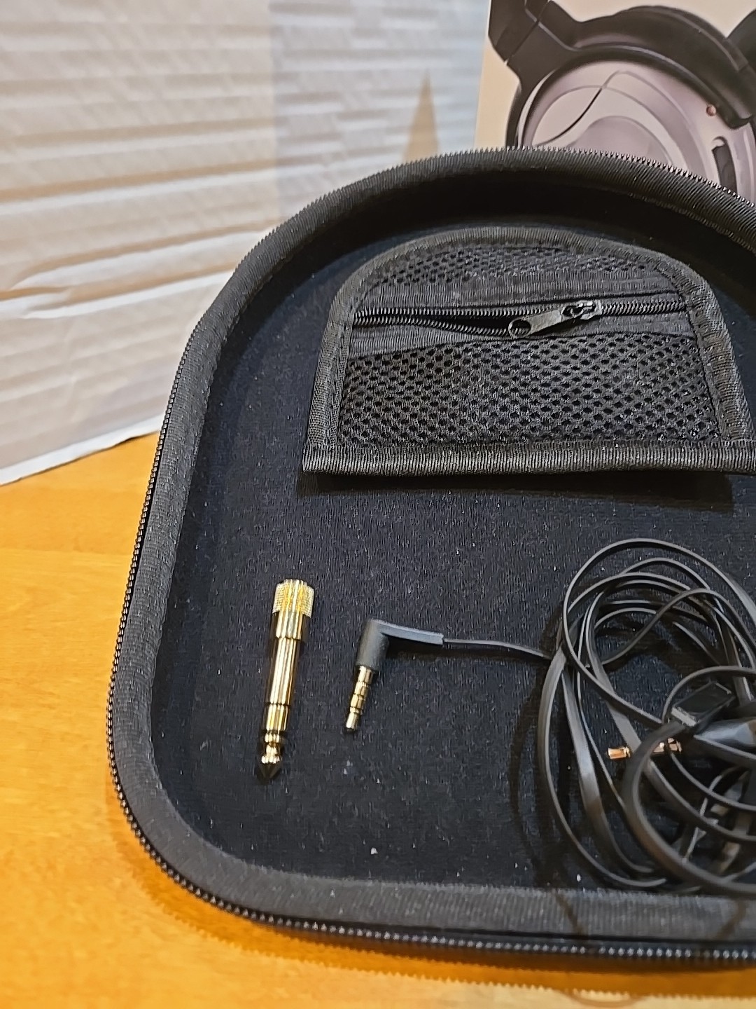 Solitude XCS Noise Cancelling Headphones & Carrying Case New Batteries Tested