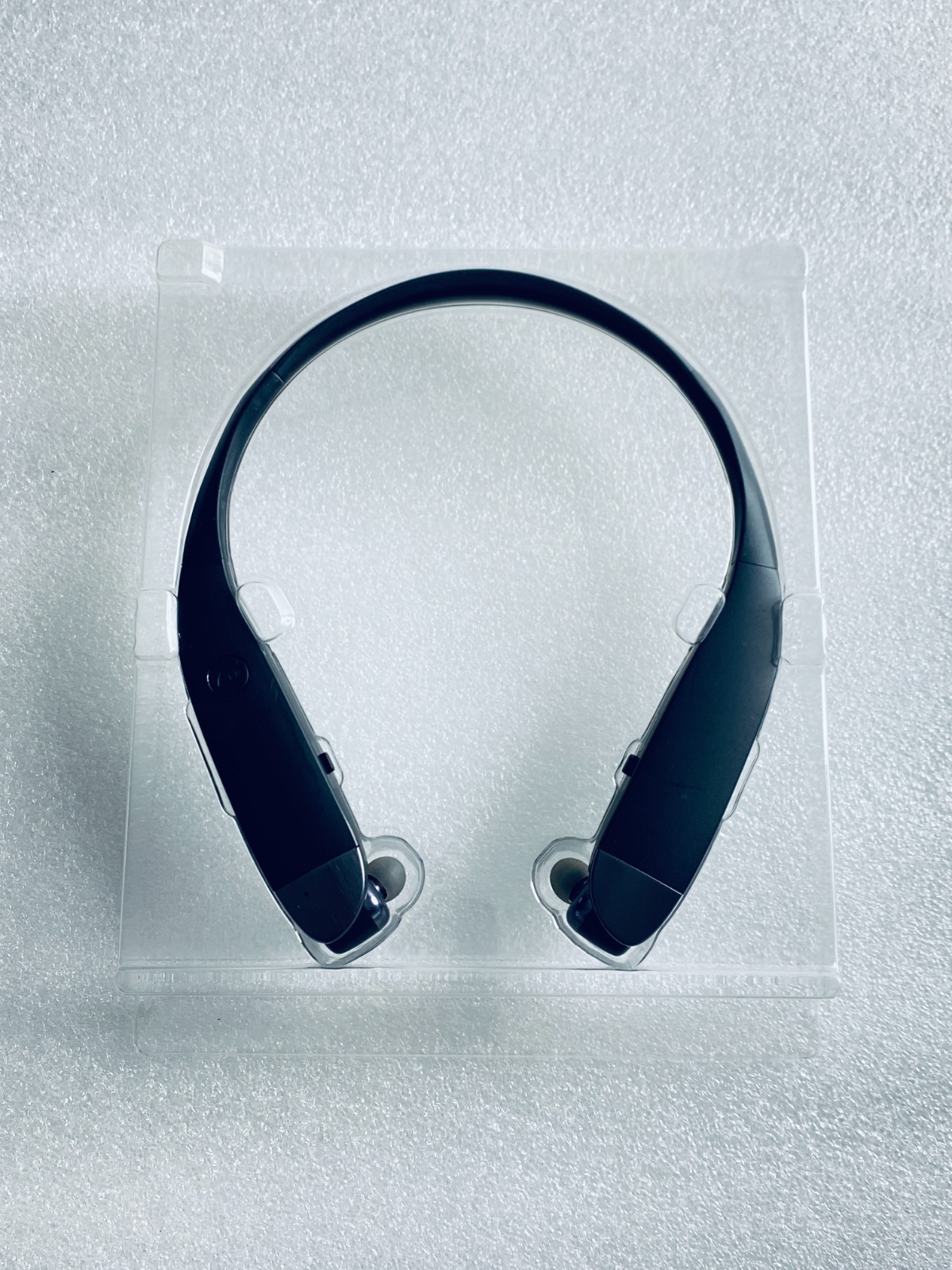 Insignia Wireless Bluetooth In-Ear Black Headset With Microphone, NS-CAHBTEBNC-B
