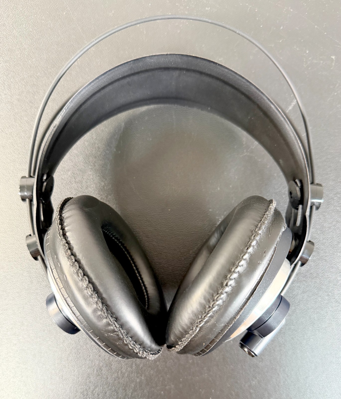 AKG K 240 MK II Semi-Open Professional Studio Headphones – 2 Earpad Sets