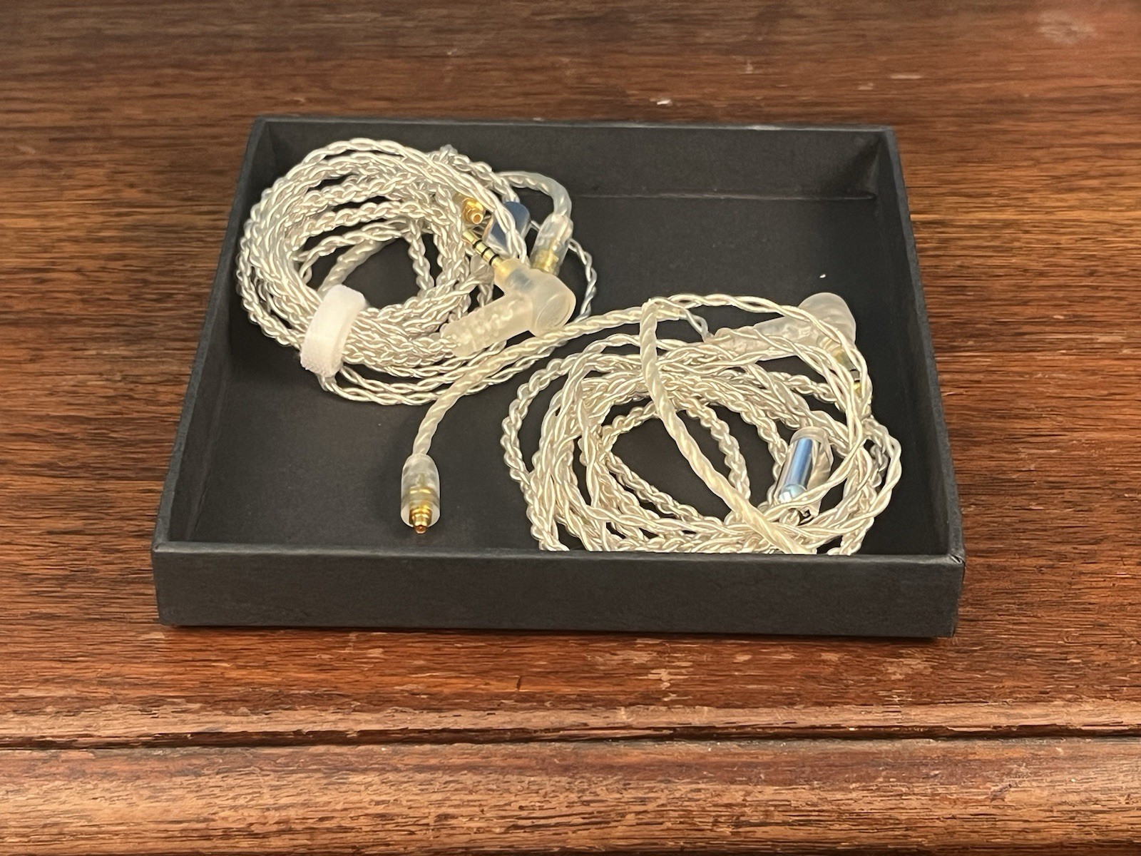 Campfire Audio io, Comes With CA 3.5 Single and 2.5mm Balanced Cables