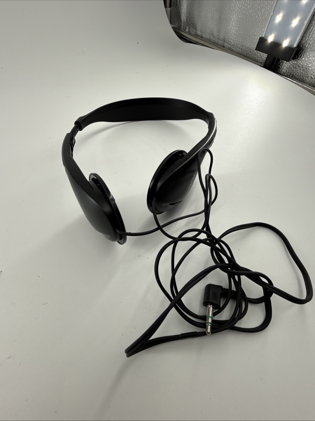 SONY MDR-026 HEADPHONES Wired Works. – No Foam Pads