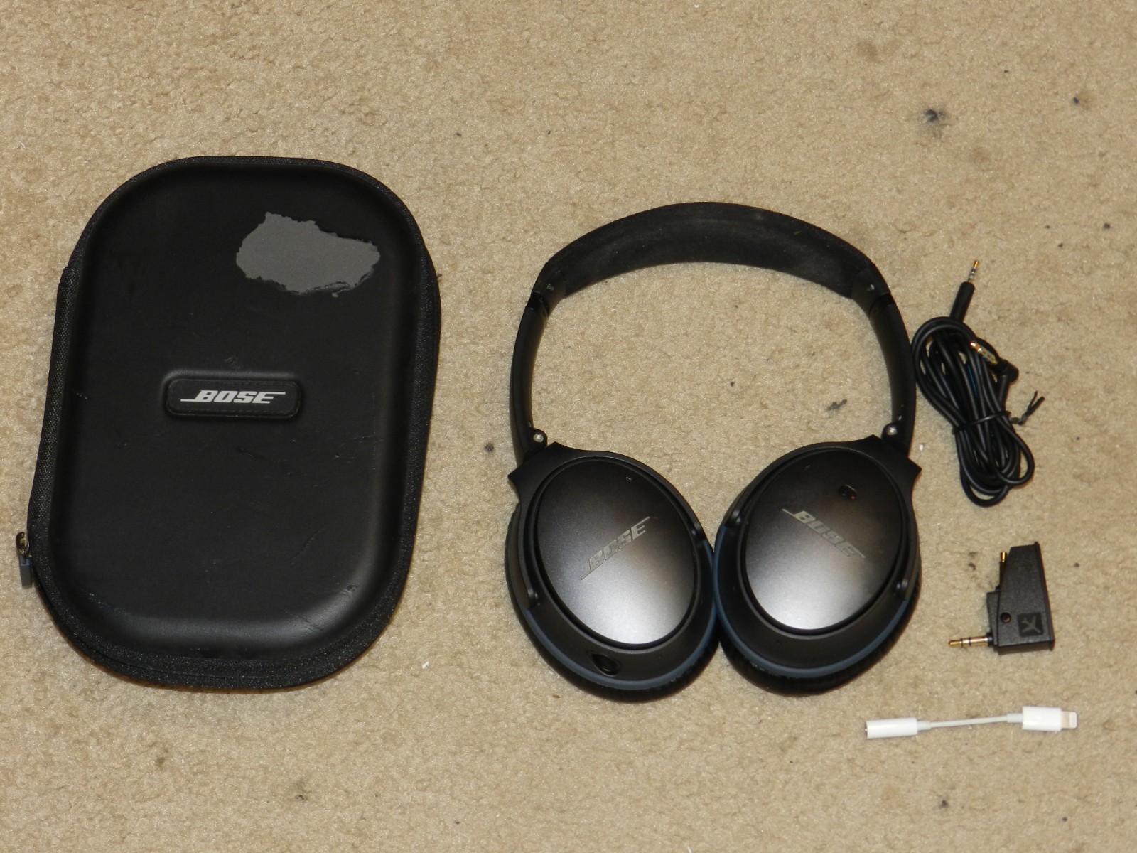 Bose QuietComfort 25 QC25 Noise Cancelling Headphones W/ Case & Cables