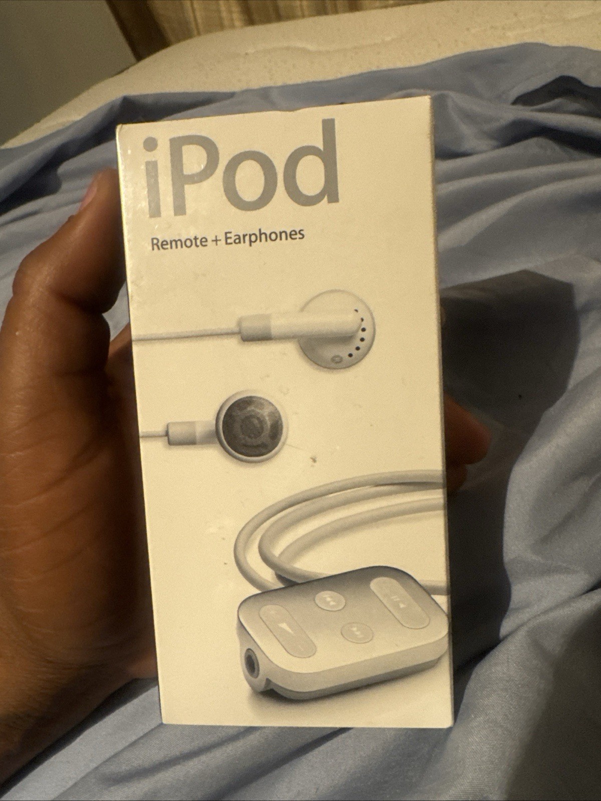 Sealed iPod Remote + Earphones