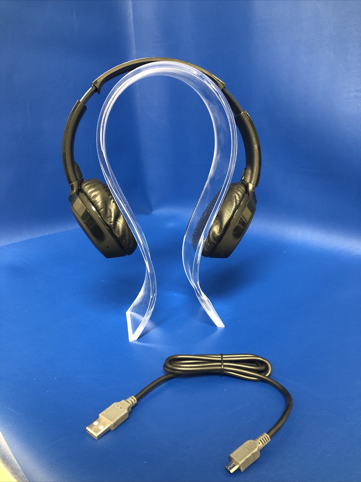 LOT OF 2X SKULLCANDY S5PXWL003 RIFF WIRELESS ON-EAR HEADPHONES